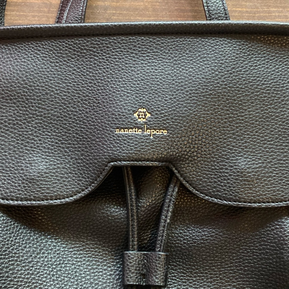 Nanette Lepore faux leather crossbody bag/backpack - Picture 5 of 6